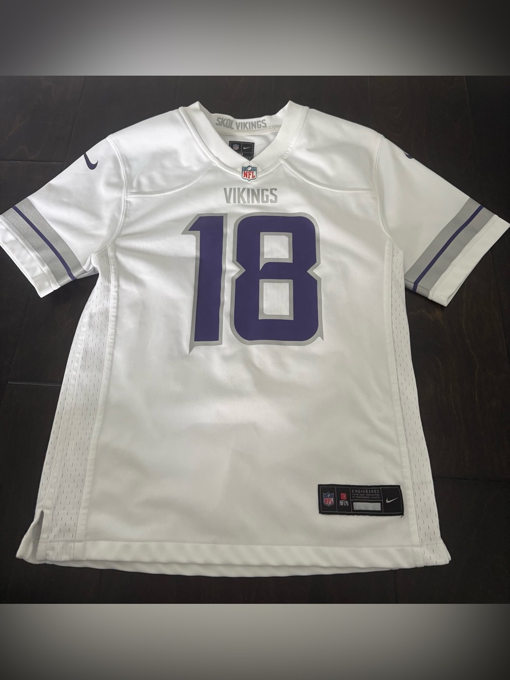 Nike Minnesota Vikings Justin Jefferson #18 White Jersey – youth Medium